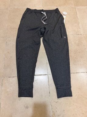 Vuori Men's Dark Gray Jogger Sweatpants